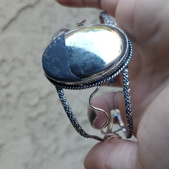 New Pyrite Silver Cuff Bracelet. - Picture 5 of 7